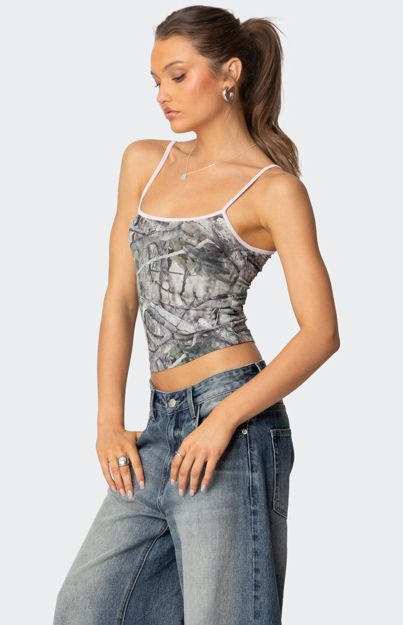 トップス raidback fabric pixel camo tanktop Edikted Camo Contrast Tank Top | PacSun