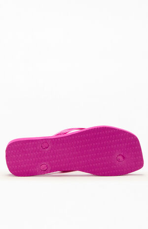 Women's Fuchsia Slim Square Flip Flop Sandals image number 4
