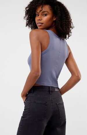 Queen Cropped Tank Top image number 4