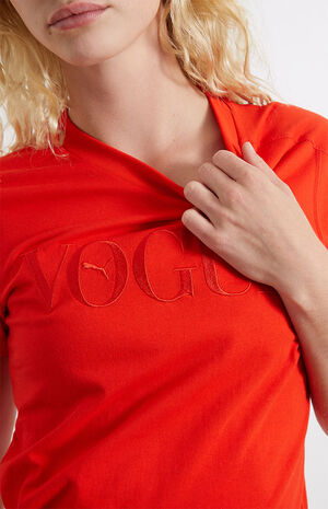 x Vogue Red Regular T-Shirt image number 2