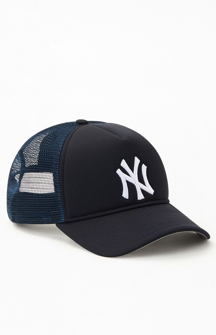 Yankees Snapback Trucker Hat