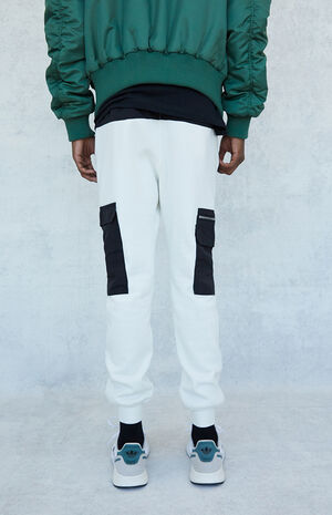 Tech Nylon Cargo Sweatpants Tech Nylon Cargo Sweatpants image number null
