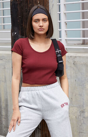 Burgundy Zelly Basic T-Shirt image number 1