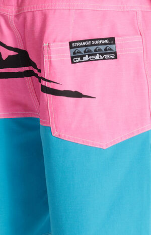 x Stranger Things Butt Logo 1986 17" Boardshorts image number 4