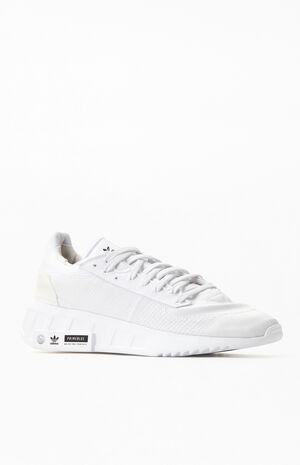 Earth Runner Shoes image number 1