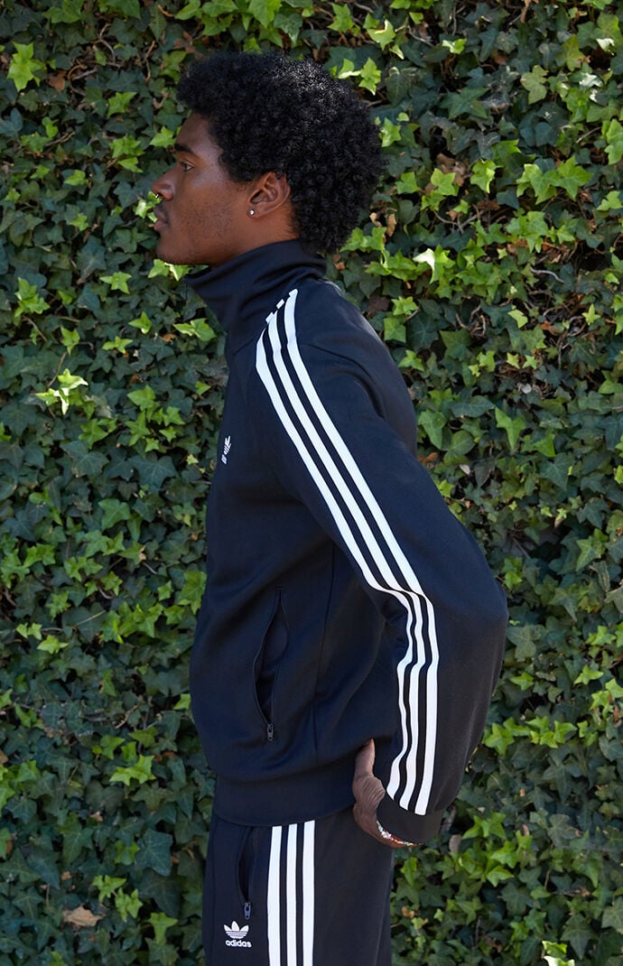 Adidas leaf online tracksuit