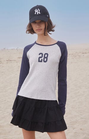 Bella 28 Long Sleeve T-Shirt image number 1