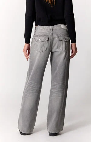 Zoe Low Rise Girlfriend Jeans Button Pocket Gray image number 4