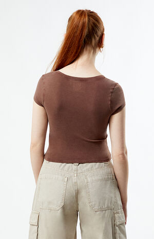 Courtyard Scoop T-Shirt image number 3