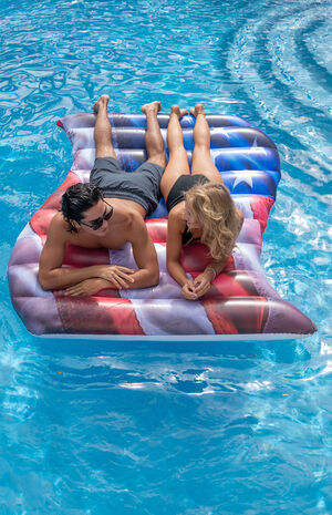 Stars & Stripes Waving Flag Deluxe Pool Raft image number 2