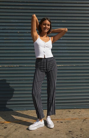 White Zelly Button Tank Top image number 4