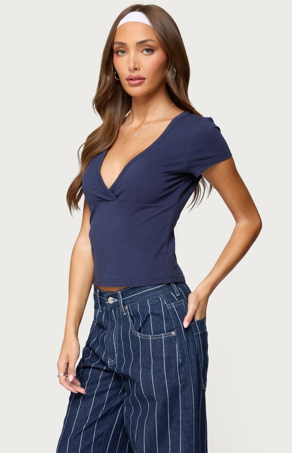 Edikted Merinda V Neck T-Shirt