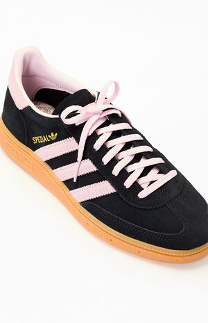 Women's Black & Pink Handball Spezial Sneakers image number 6