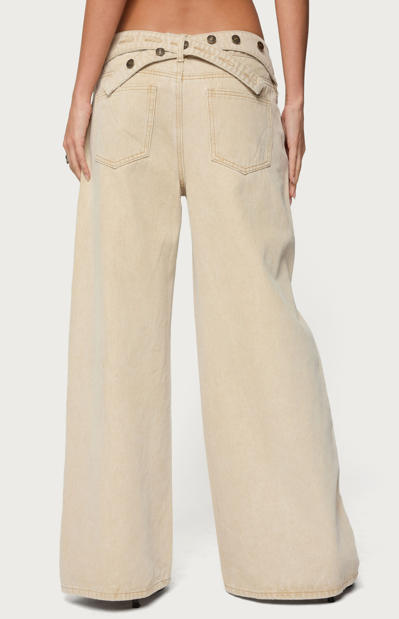 Edikted Buttoned Belt Low Rise Baggy Jeans