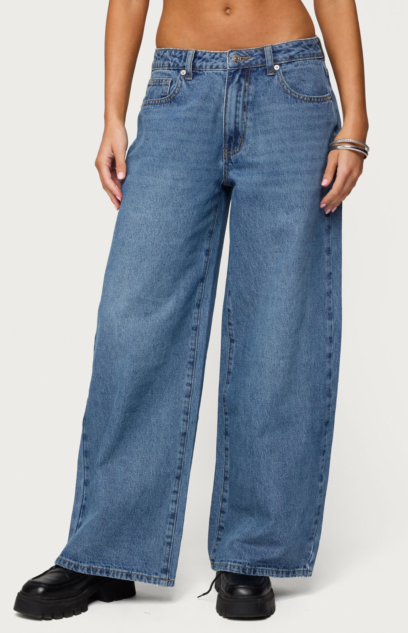 Edikted Skye Low Rise Baggy Jeans