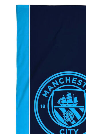 Manchester City FC World Official Towel image number 2