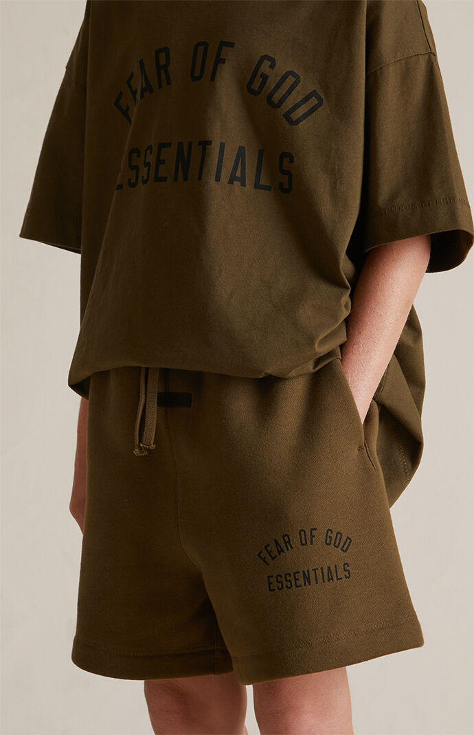 本物の Fear of God Essentials Kids Olive Fleece Soccer Sweat Shorts パンツ+スパッツ