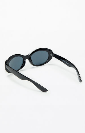 Black Plastic Round Sunglasses image number 2