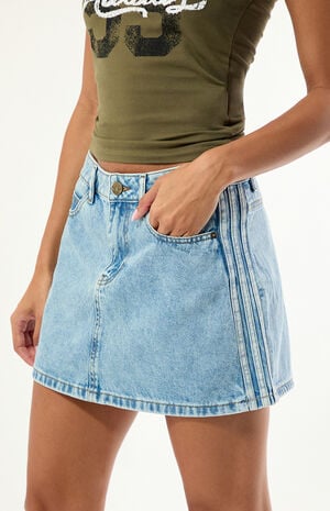 Light Indigo Mid Rise Denim Mini Skirt image number 2