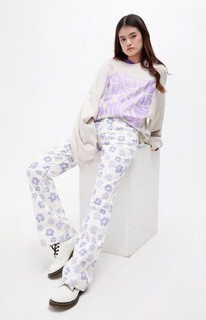 Daisy Print High Waisted Bootcut Jeans image number 6