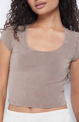 Courtyard Scoop T-Shirt image number 2