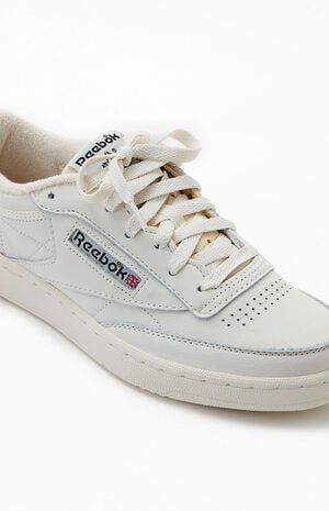 Stearinlys Bidrag give Reebok White & Black Club C 85 Vintage Shoes | PacSun