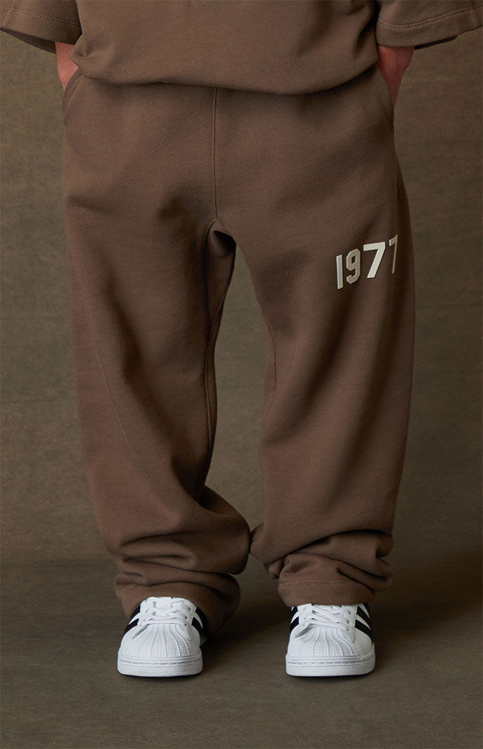 Essentials Fear Of God Wood Relaxed Sweatpants | Mall of America®