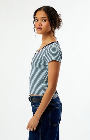 Poppy V-Neck Button T-Shirt image number 4