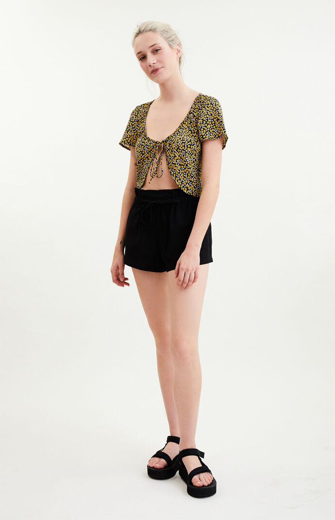 Daisy Tie Front Top