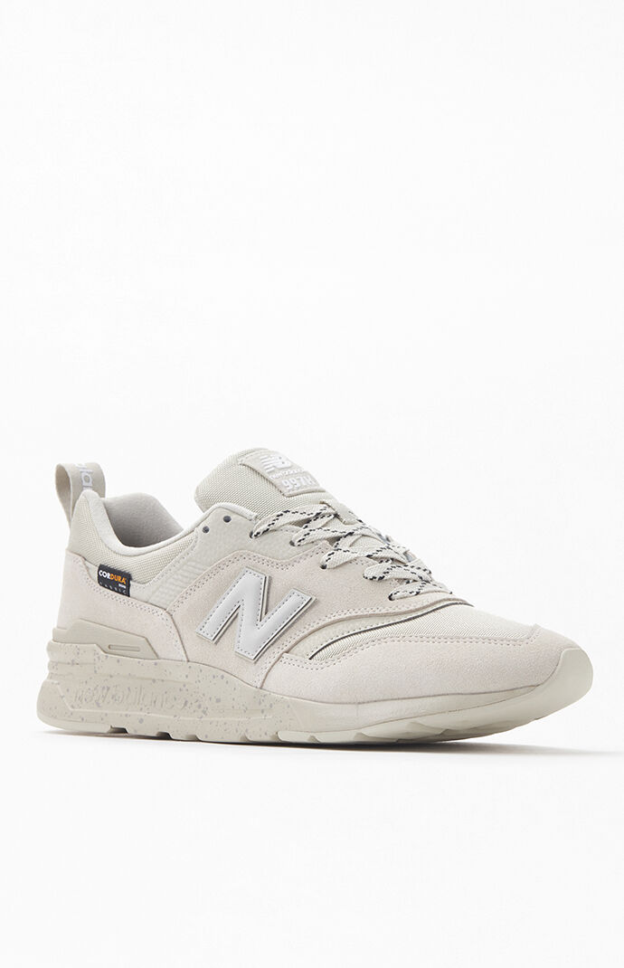 white new balance shoes