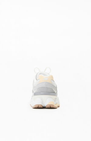 Kids Grey 9060 Shoes image number 3