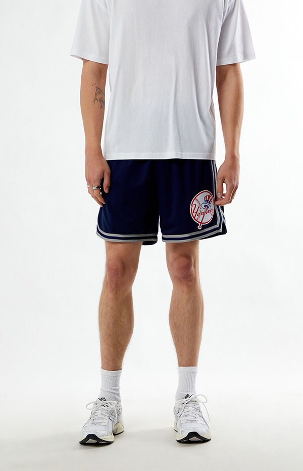 Mitchell & Ness NY Yankees Overtime Win Mesh Shorts
