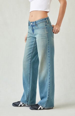 Zoe Low Rise Girlfriend Jeans Medium Blue Tint Zoe Low Rise Girlfriend Jeans Medium Blue Tint image number 3