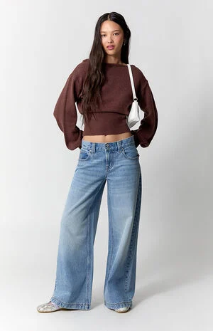 Sloane Low Rise Ultra Baggy Jeans 2-Button Light Blue image number 5
