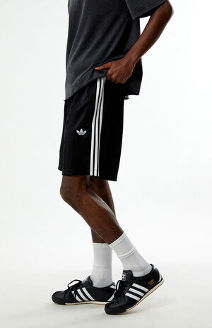 Three Stripe Loose Enginered Shorts image number 3