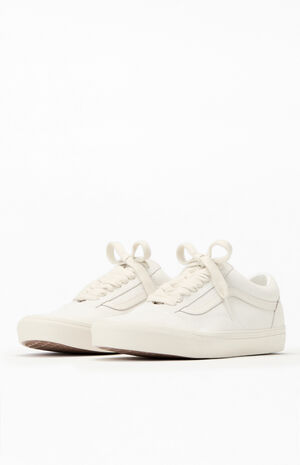 Marshmallow Classic Old Skool Shoes image number 2