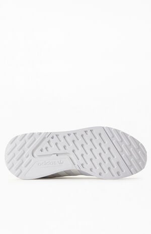 Women's White Smooth Runner Sneakers image number 4