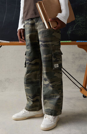 Camouflage Baggy Cargo Jeans image number 4