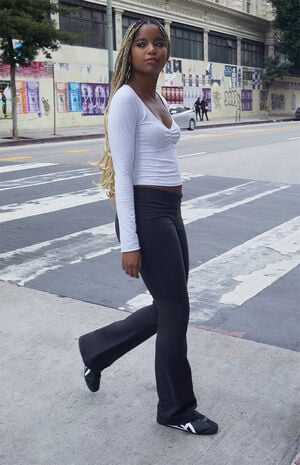 Charlize Cinched Long Sleeve Top image number 4