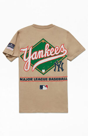 Mitchell & Ness Men's New York Yankees World Series T-Shirt in Sand - Size Medium