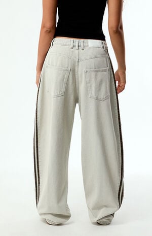 Gray High Waisted Barrel Jeans image number 4