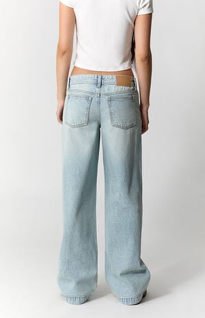 Kaia Ultimate Low Rise Baggy Jeans Light Blue Wash image number 4
