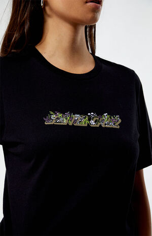 Exhibit Dot Boyfriend T-Shirt image number 3