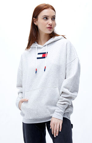 kaustisk periskop tre Tommy Hilfiger Flag Boyfriend Hoodie | PacSun