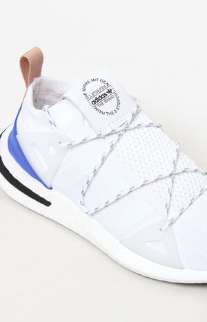 excitación aficionado Impuro adidas Women's White Arkyn Sneakers | PacSun