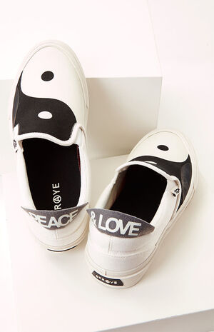 Ventura One Love Shoes image number 2