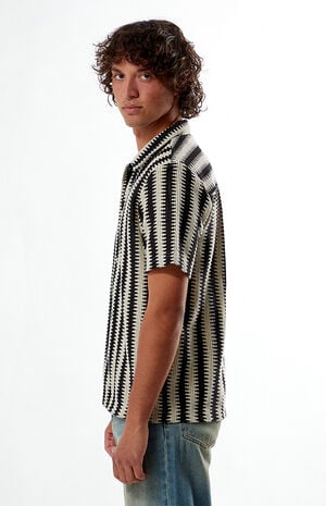 Escape Texture Woven Camp Shirt image number 3