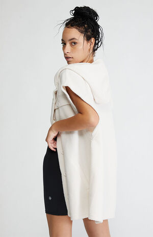 Hooded Polar Fleece Vest image number 3