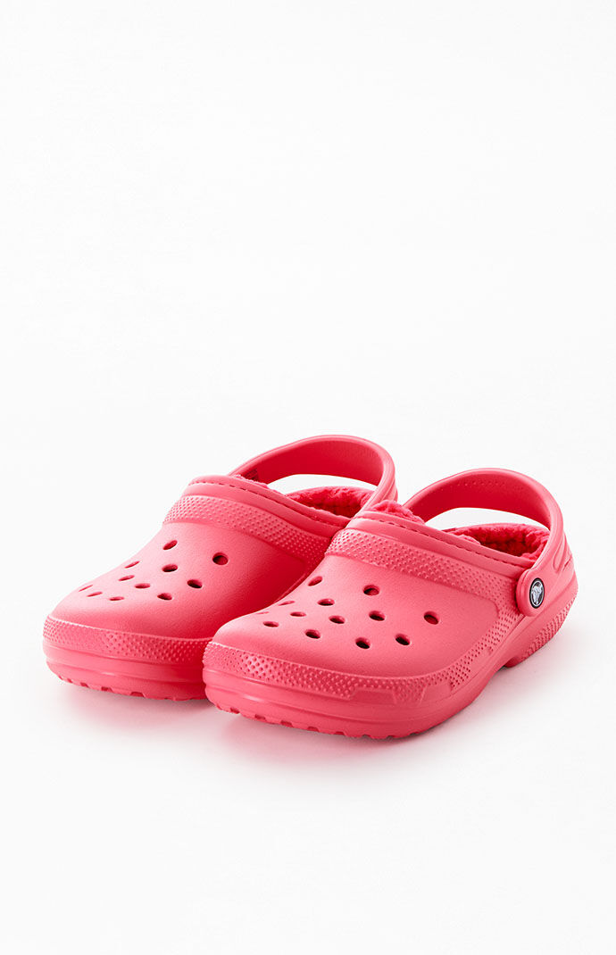 Red crocs with fur store