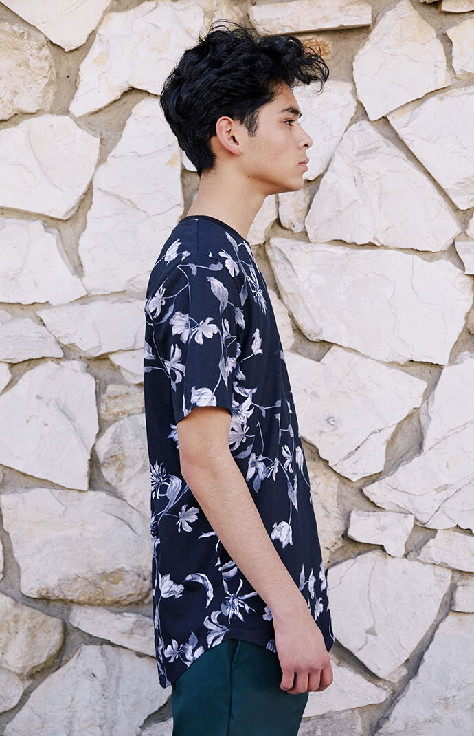 Glan Floral Scallop T- Shirt